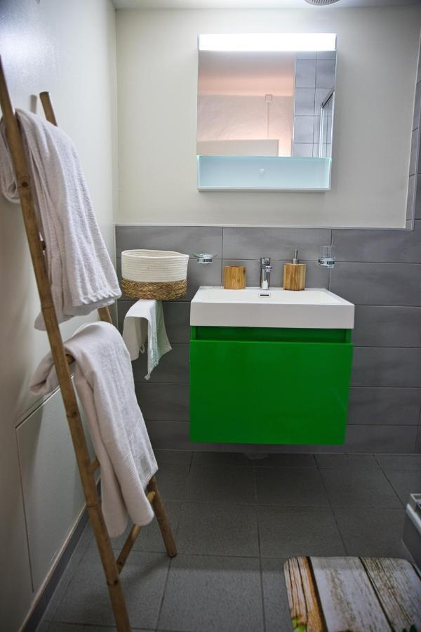 Chill Home : Appartement Cocooning Avec Jacuzzi Grandson Exteriör bild